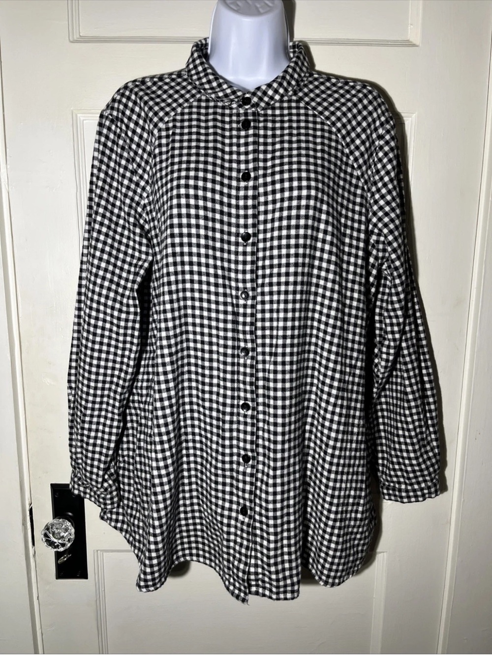 Women’s Shirt Size Large Joan Rivers Black & White Check Flannel Button Up